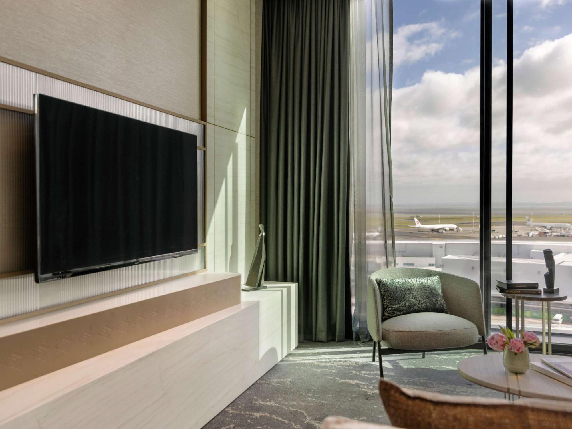 Pullman Auckland Airport Hotell Exteriör bild A room at the hotel