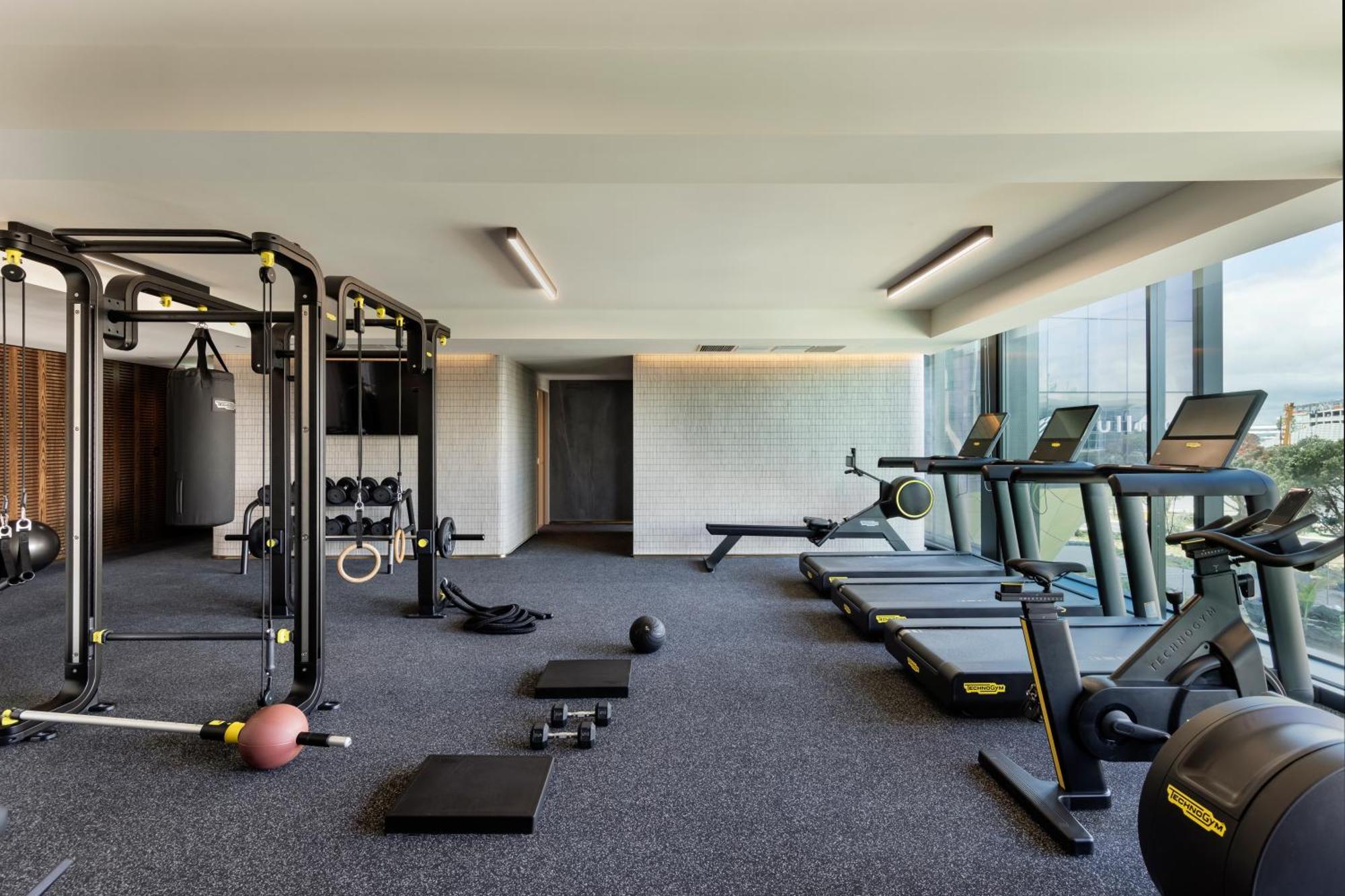 Pullman Auckland Airport Hotell Exteriör bild The gym at the hotel